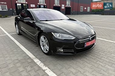 Ліфтбек Tesla Model S 2013 в Дубні