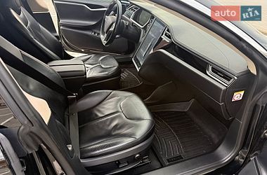 Ліфтбек Tesla Model S 2013 в Дубні