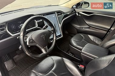Ліфтбек Tesla Model S 2013 в Дубні