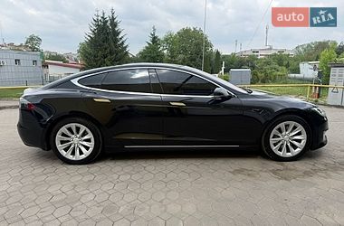 Ліфтбек Tesla Model S 2018 в Львові