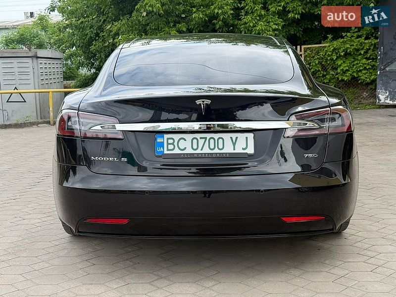 Ліфтбек Tesla Model S 2018 в Львові