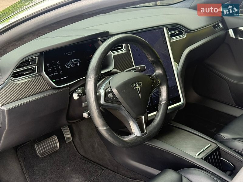 Ліфтбек Tesla Model S 2018 в Львові