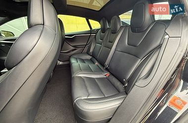 Ліфтбек Tesla Model S 2018 в Львові