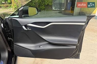 Ліфтбек Tesla Model S 2018 в Львові