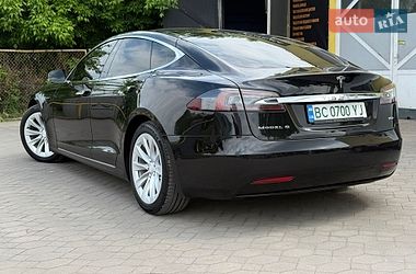 Ліфтбек Tesla Model S 2018 в Львові