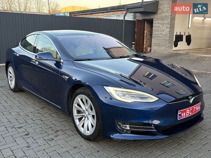 Ліфтбек Tesla Model S 2018 в Рівному фото 3 Ліфтбек Tesla Model S 2018 в Рівному