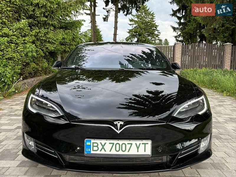 Лифтбек Tesla Model S 2018 в Староконстантинове