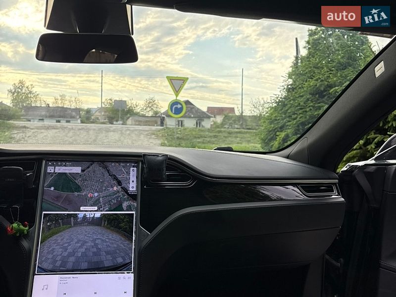Лифтбек Tesla Model S 2018 в Староконстантинове