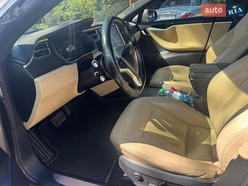 Лифтбек Tesla Model S 2015 в Киеве фото 11 Лифтбек Tesla Model S 2015 в Киеве