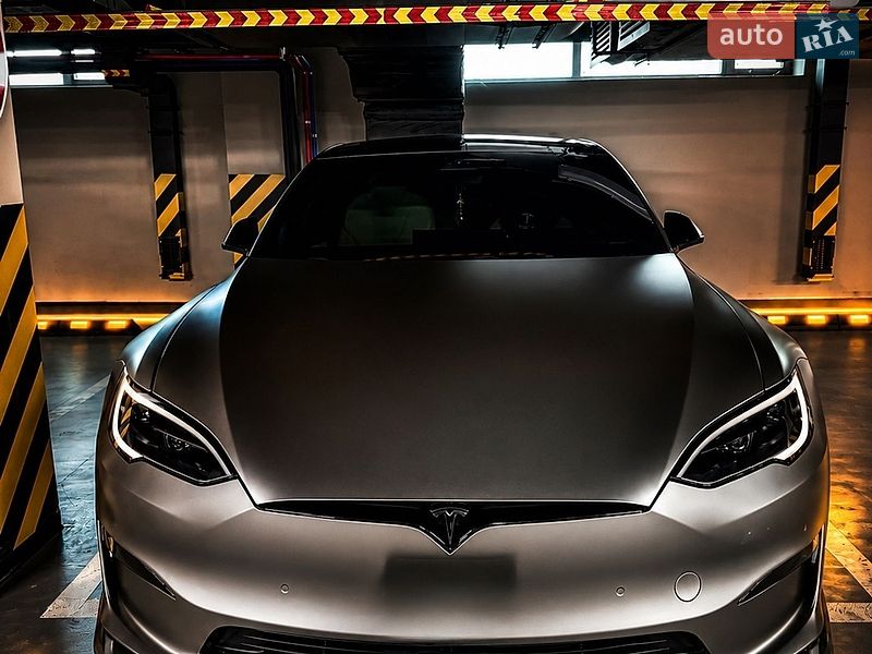 Tesla Model S 2021