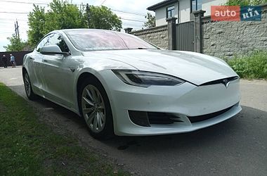 Ліфтбек Tesla Model S 2017 в Києві
