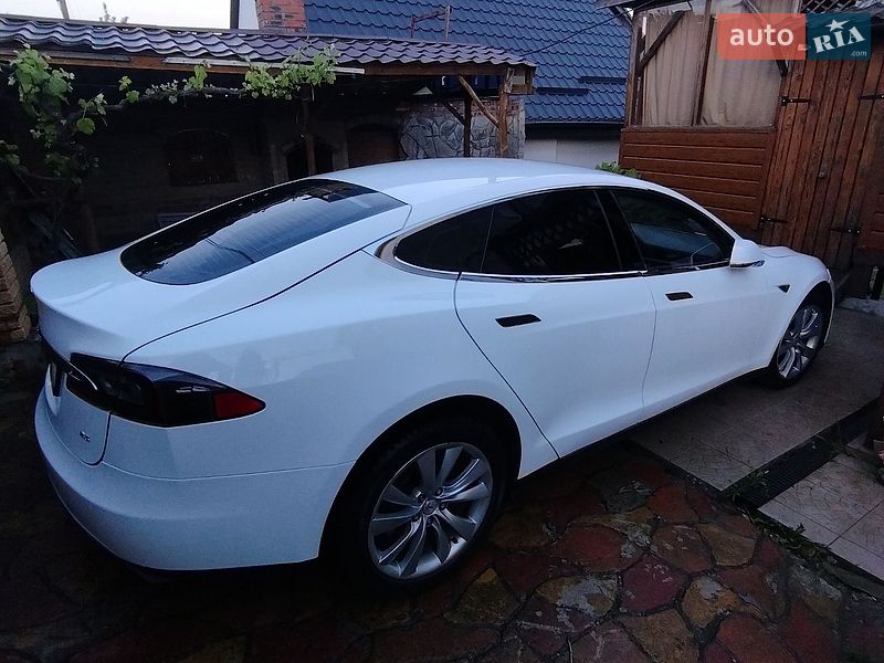 Лифтбек Tesla Model S 2014 в Хмельницком фото 14 Лифтбек Tesla Model S 2014 в Хмельницком
