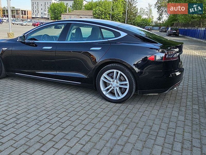Лифтбек Tesla Model S 2013 в Тернополе