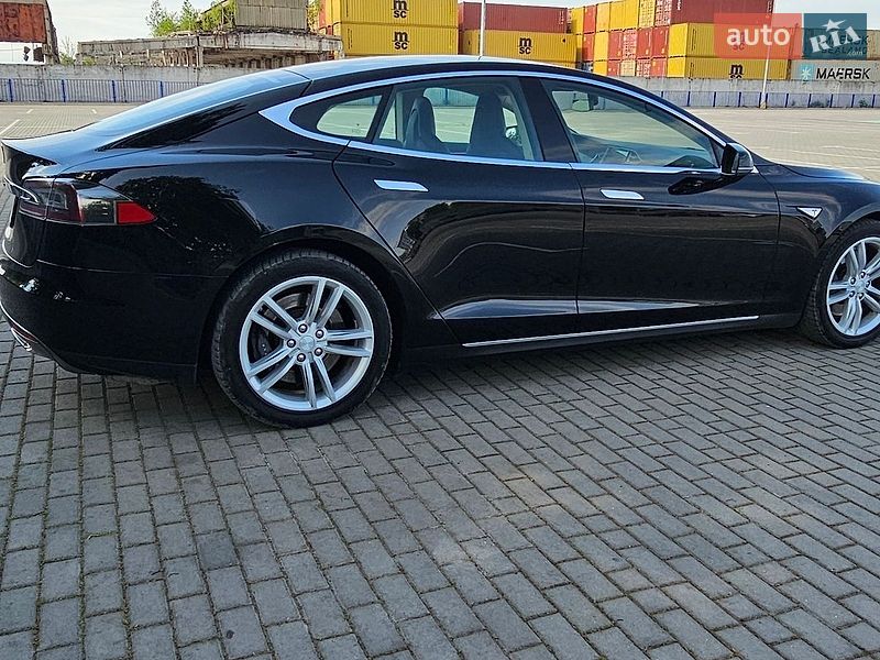 Лифтбек Tesla Model S 2013 в Тернополе