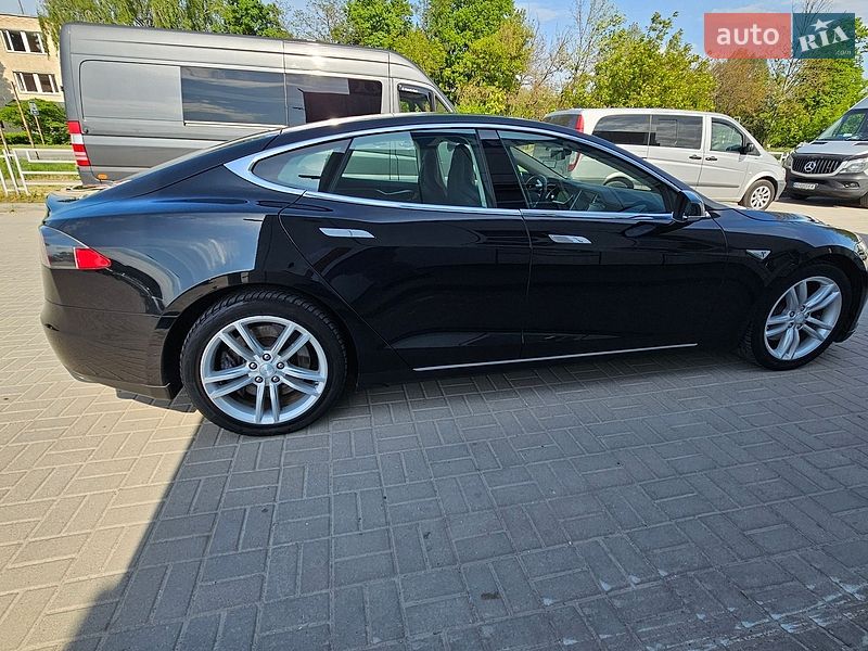 Лифтбек Tesla Model S 2013 в Тернополе