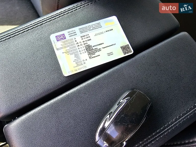 Лифтбек Tesla Model S 2013 в Тернополе документ