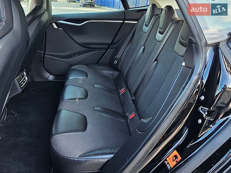 Лифтбек Tesla Model S 2013 в Тернополе