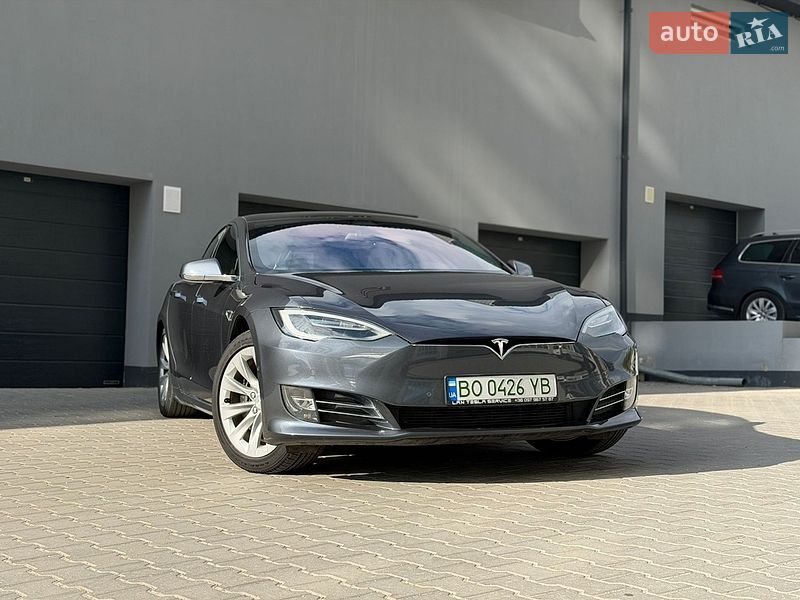 Tesla Model S 2019