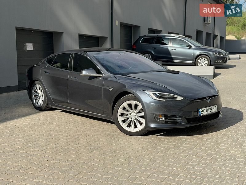 Лифтбек Tesla Model S 2019 в Тернополе