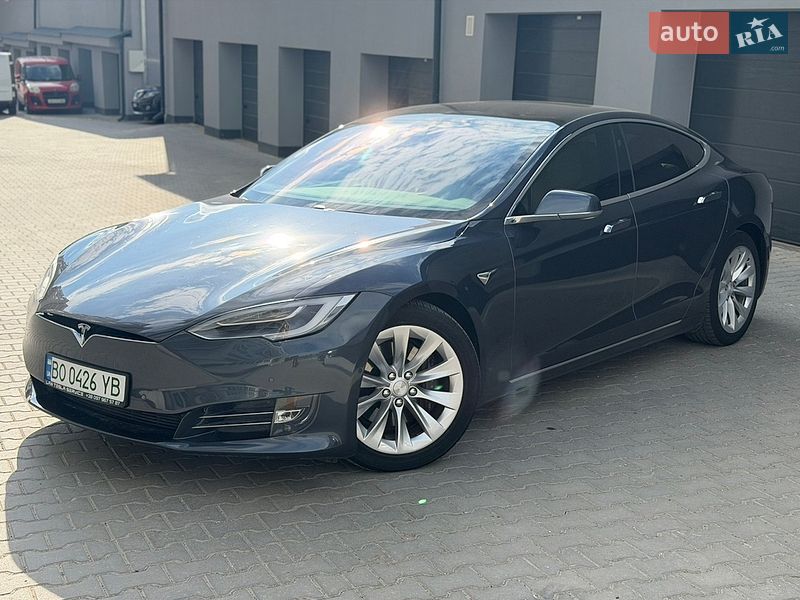 Лифтбек Tesla Model S 2019 в Тернополе