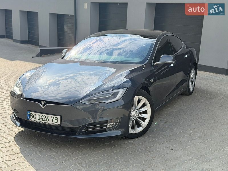Лифтбек Tesla Model S 2019 в Тернополе