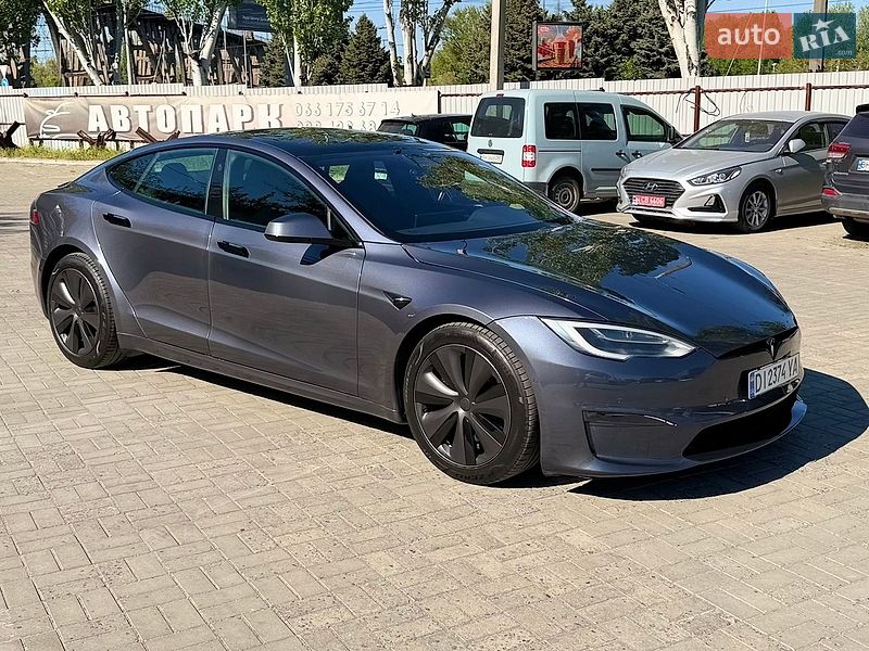 Ліфтбек Tesla Model S 2021 в Дніпрі
