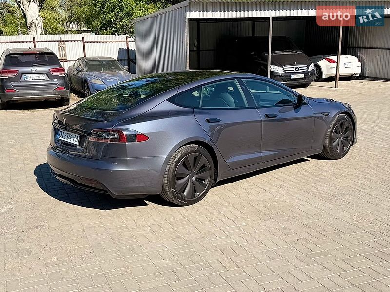 Ліфтбек Tesla Model S 2021 в Дніпрі