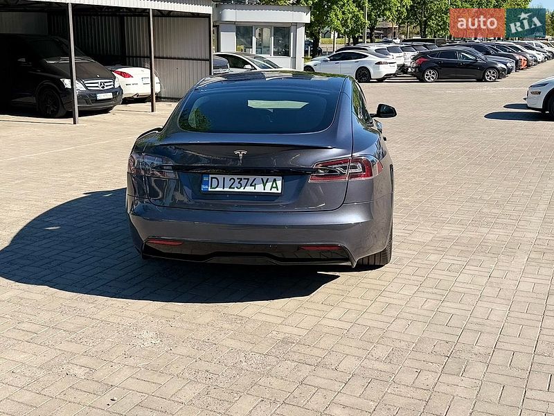 Ліфтбек Tesla Model S 2021 в Дніпрі