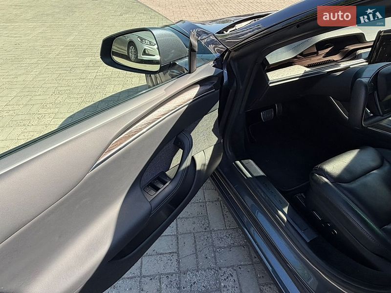 Ліфтбек Tesla Model S 2021 в Дніпрі