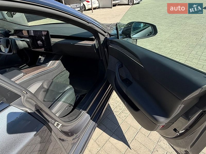 Ліфтбек Tesla Model S 2021 в Дніпрі