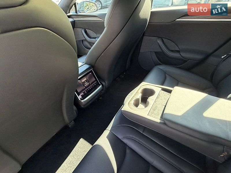 Ліфтбек Tesla Model S 2021 в Дніпрі фото 20 Ліфтбек Tesla Model S 2021 в Дніпрі