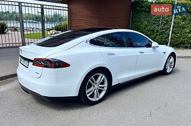 Ліфтбек Tesla Model S 2015 в Києві