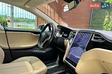 Ліфтбек Tesla Model S 2015 в Києві
