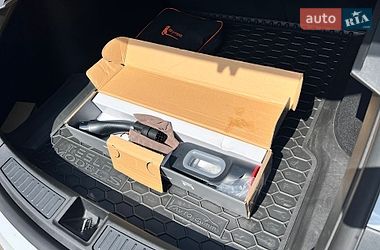 Ліфтбек Tesla Model S 2015 в Києві