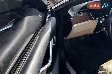 Лифтбек Tesla Model S 2017 в Черновцах