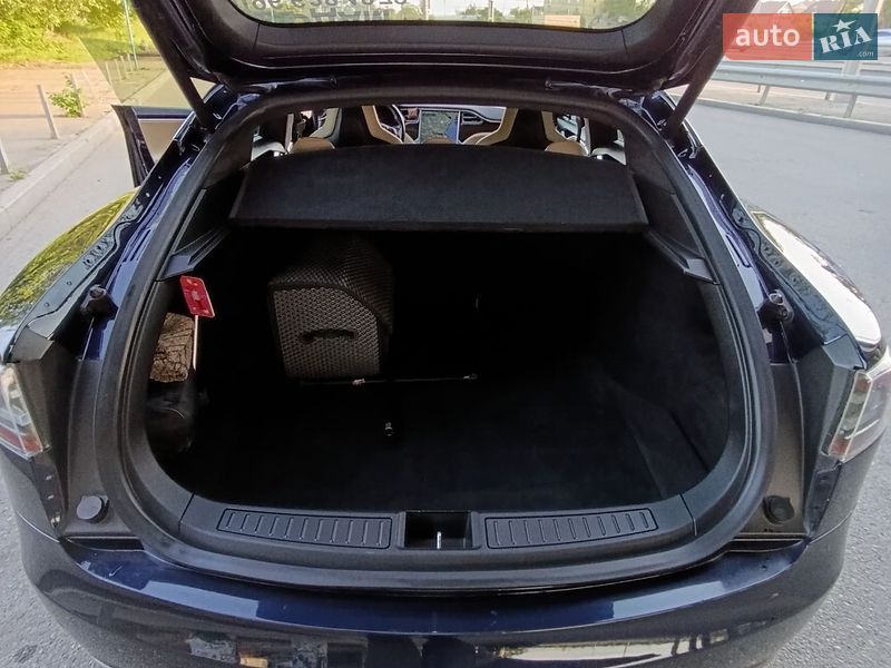 Лифтбек Tesla Model S 2014 в Одессе