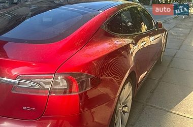 Ліфтбек Tesla Model S 2016 в Львові