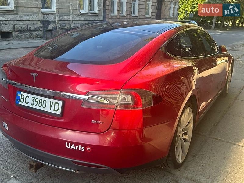 Ліфтбек Tesla Model S 2016 в Львові