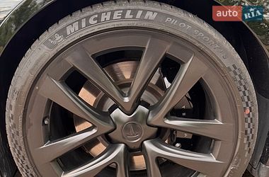 Ліфтбек Tesla Model S 2022 в Києві