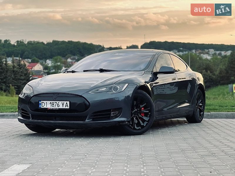 Лифтбек Tesla Model S 2015 в Тернополе фото 2 Лифтбек Tesla Model S 2015 в Тернополе