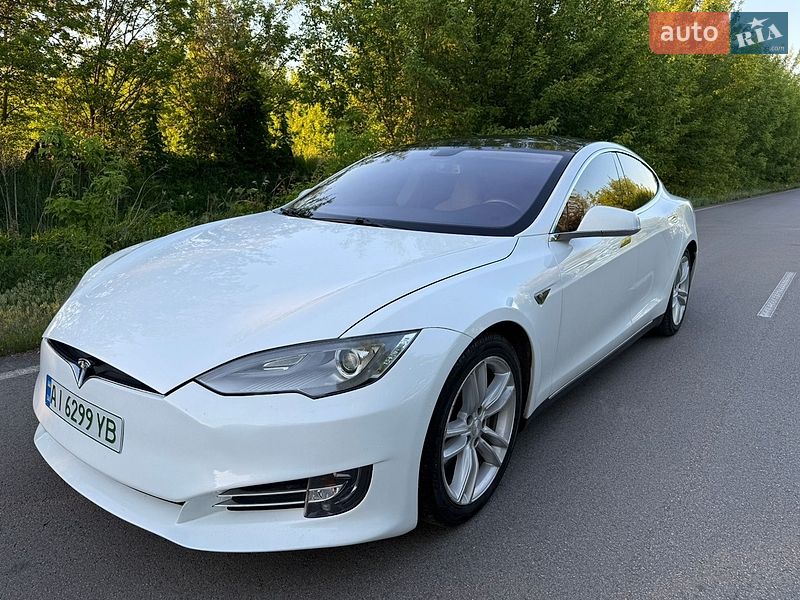 Tesla Model S 2013