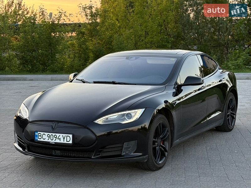 Ліфтбек Tesla Model S 2015 в Львові фото 3 Ліфтбек Tesla Model S 2015 в Львові