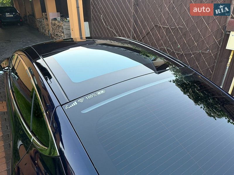 Ліфтбек Tesla Model S 2015 в Києві