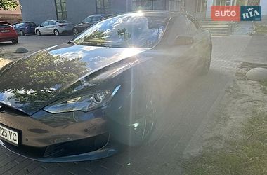 Ліфтбек Tesla Model S 2014 в Києві