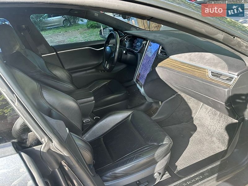 Ліфтбек Tesla Model S 2014 в Києві