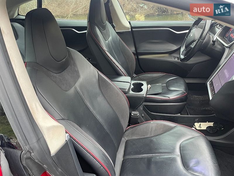 Лифтбек Tesla Model S 2014 в Киеве