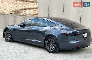 Лифтбек Tesla Model S 2017 в Луцке