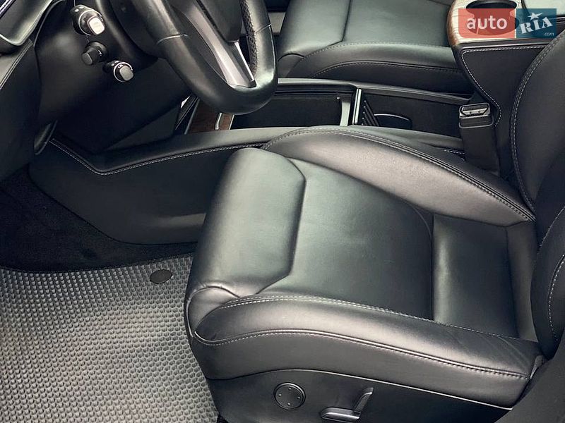 Ліфтбек Tesla Model S 2019 в Києві