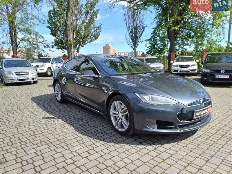 Лифтбек Tesla Model S 2015 в Одессе