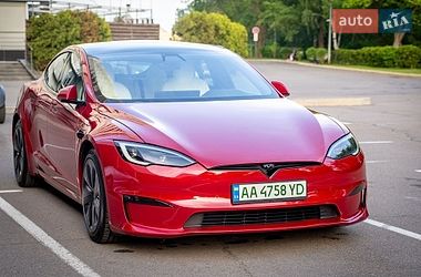Лифтбек Tesla Model S 2022 в Киеве